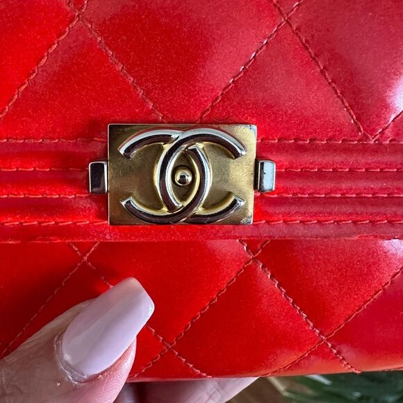 Chanel Red Quilted Boy Flap Wallet - Picture 11 of 16